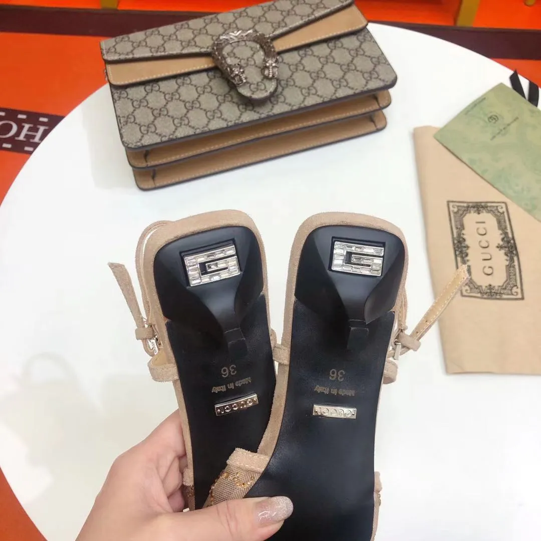 👟👟Ex-factory price 460👟👟 Gucci & Vintage 2025 spring new style second-hand original fabric/hot diamond mesh sandals, this series of sandals are so beautiful, you must buy them, Vintage things are like this, the longer they are, the more they taste👍🏻They are very elegant on the feet. Upper: Original Logo fabric Foot pads: Sheepskin Heel height: 4.5cm Sole: Genuine leather outsole Size: 34-41 (40 and 41 custom-made, non-refundable and non-exchangeable, with full set of packaging)